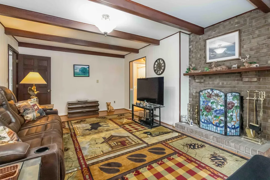 301 Redwood Drive Stanford KY 40484