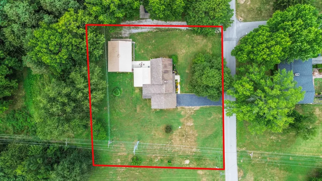 301 Redwood Drive Stanford KY 40484