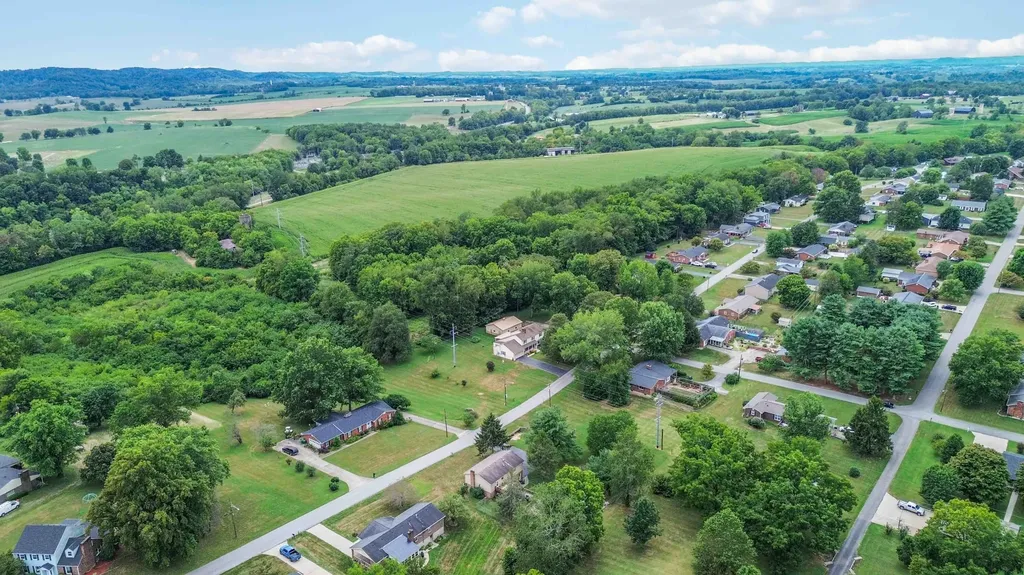 301 Redwood Drive Stanford KY 40484