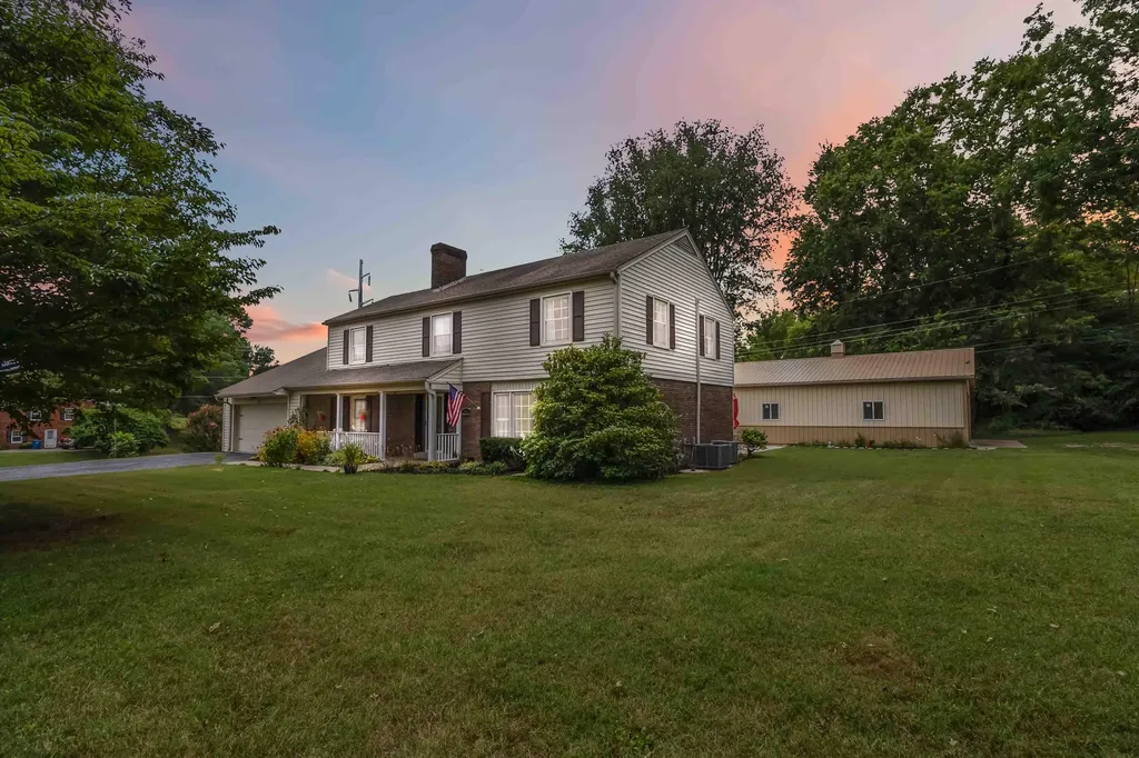 301 Redwood Drive Stanford KY 40484