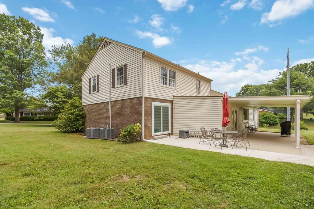 301 Redwood Drive Stanford KY 40484