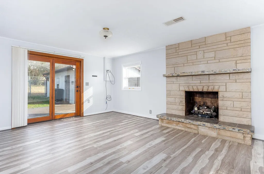 360 Hickory Hill Drive Monticello KY 42633