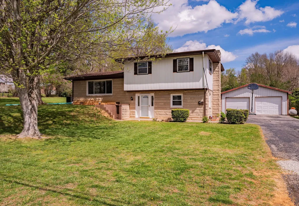 360 Hickory Hill Drive Monticello KY 42633