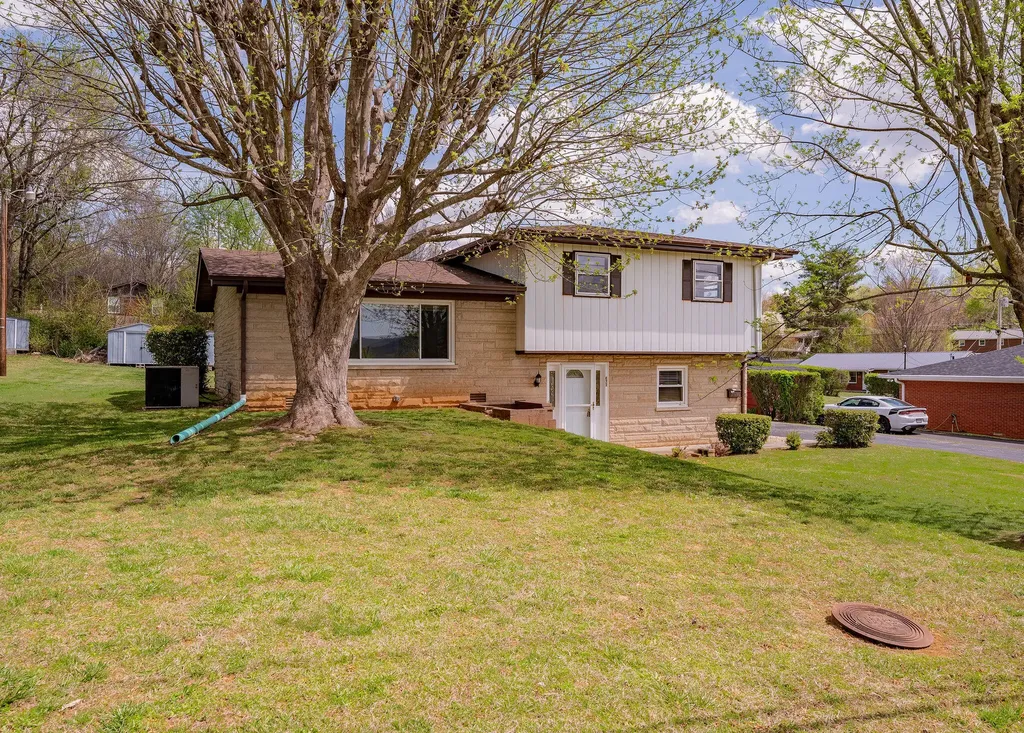 360 Hickory Hill Drive Monticello KY 42633