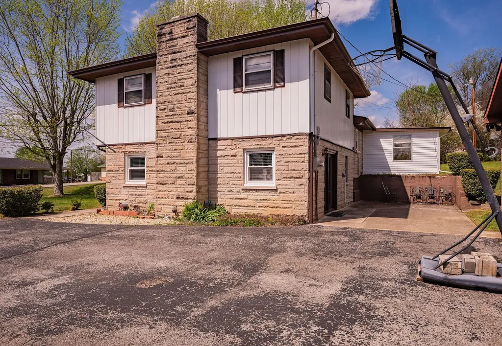 360 Hickory Hill Drive Monticello KY 42633