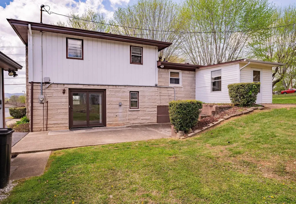 360 Hickory Hill Drive Monticello KY 42633