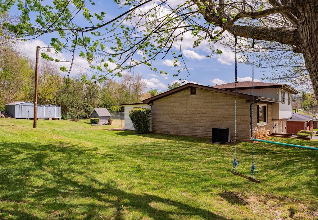 360 Hickory Hill Drive Monticello KY 42633
