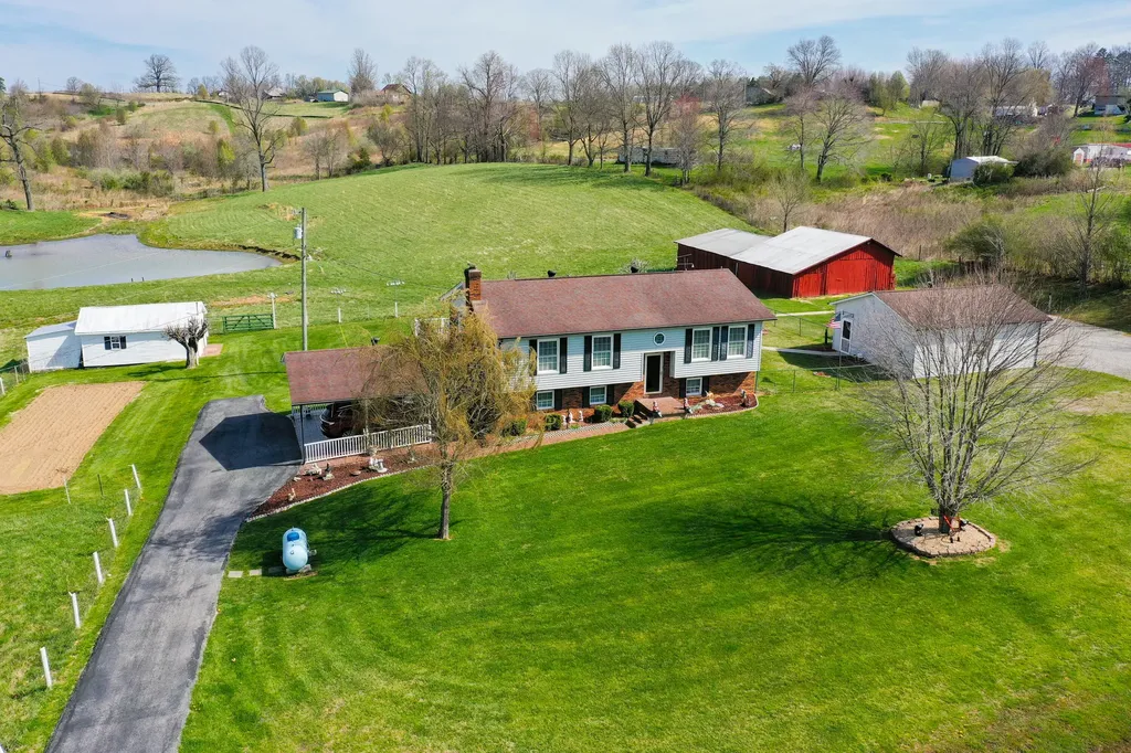 276 Kay Lane Lily KY 40740