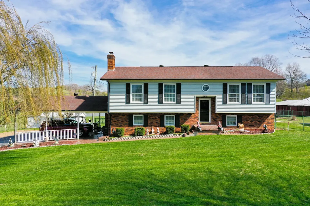 276 Kay Lane Lily KY 40740