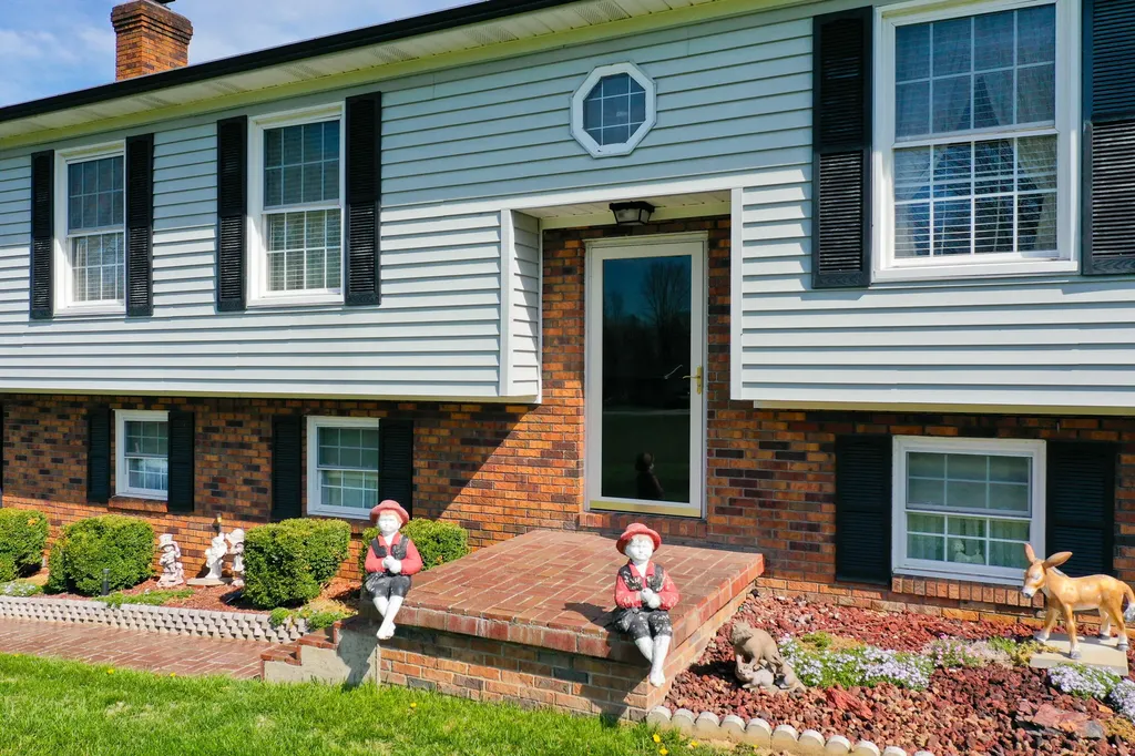 276 Kay Lane Lily KY 40740