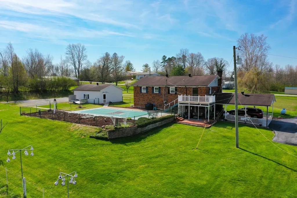 276 Kay Lane Lily KY 40740