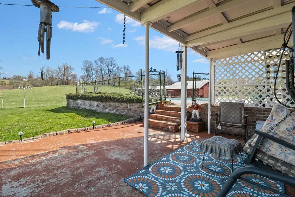 276 Kay Lane Lily KY 40740