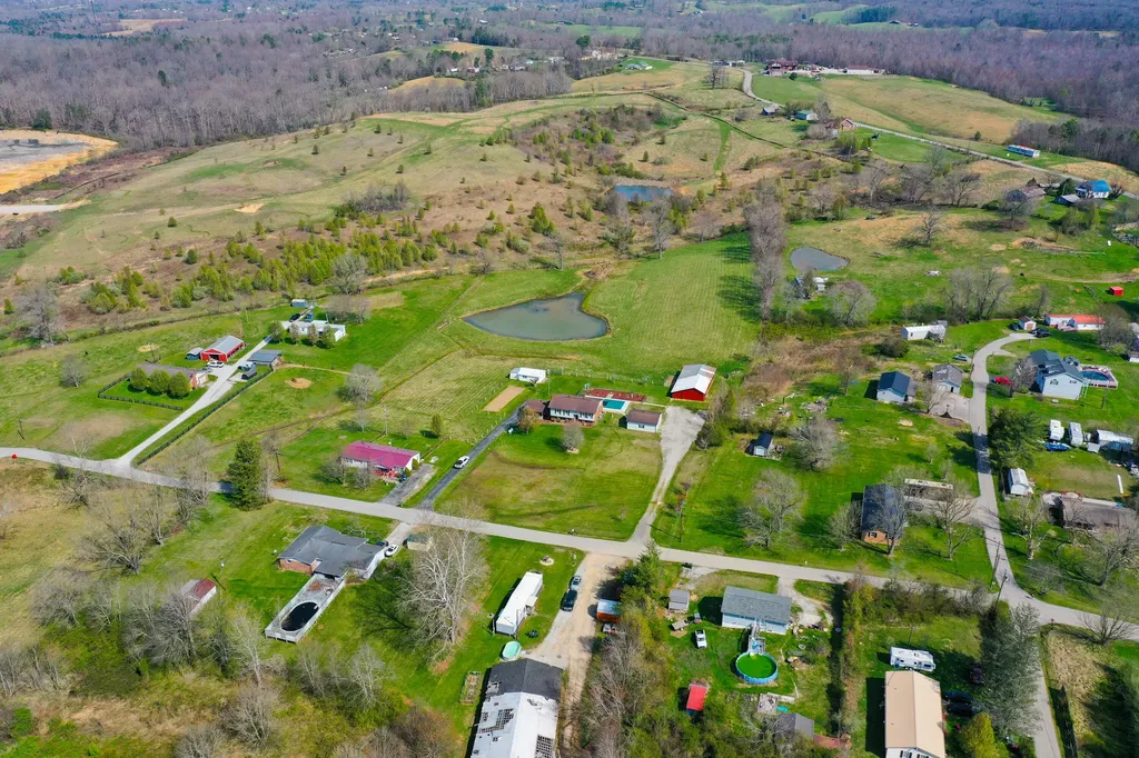 276 Kay Lane Lily KY 40740