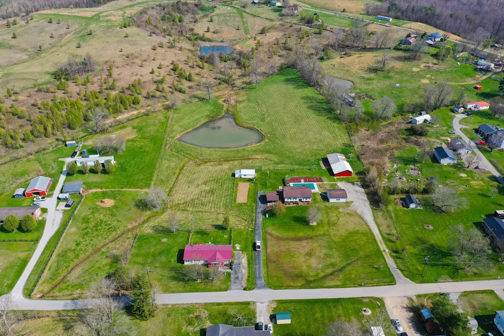 276 Kay Lane Lily KY 40740
