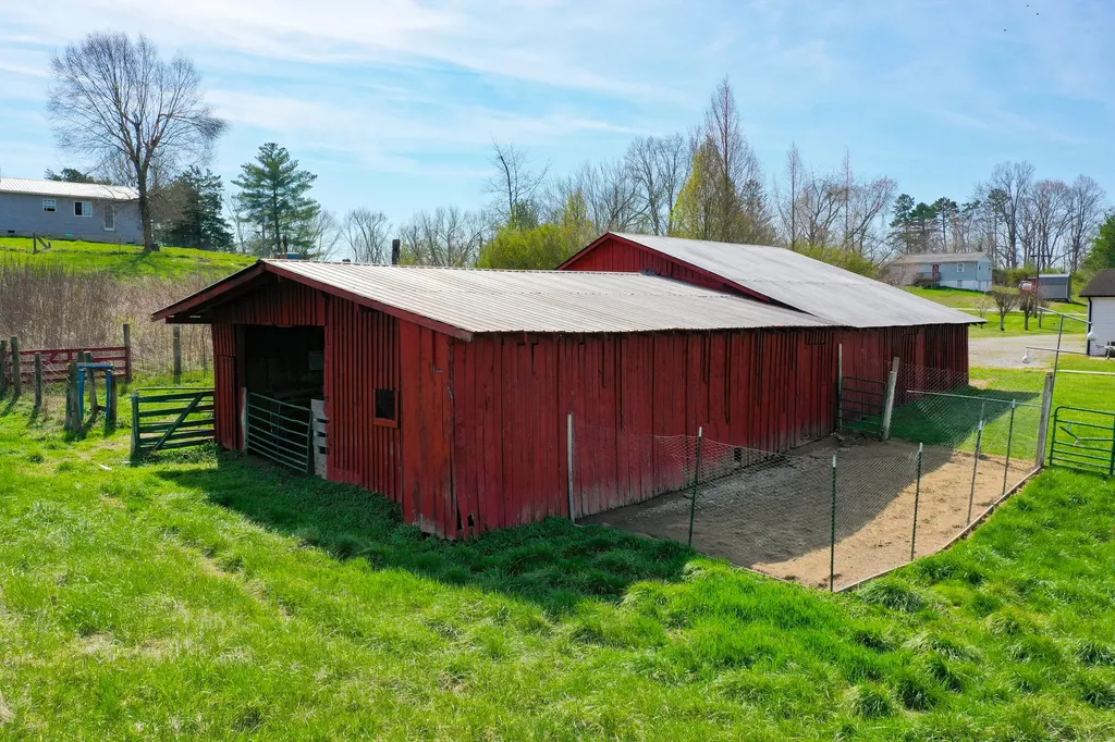 276 Kay Lane Lily KY 40740