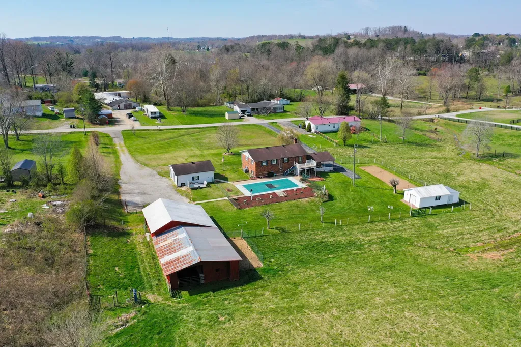 276 Kay Lane Lily KY 40740