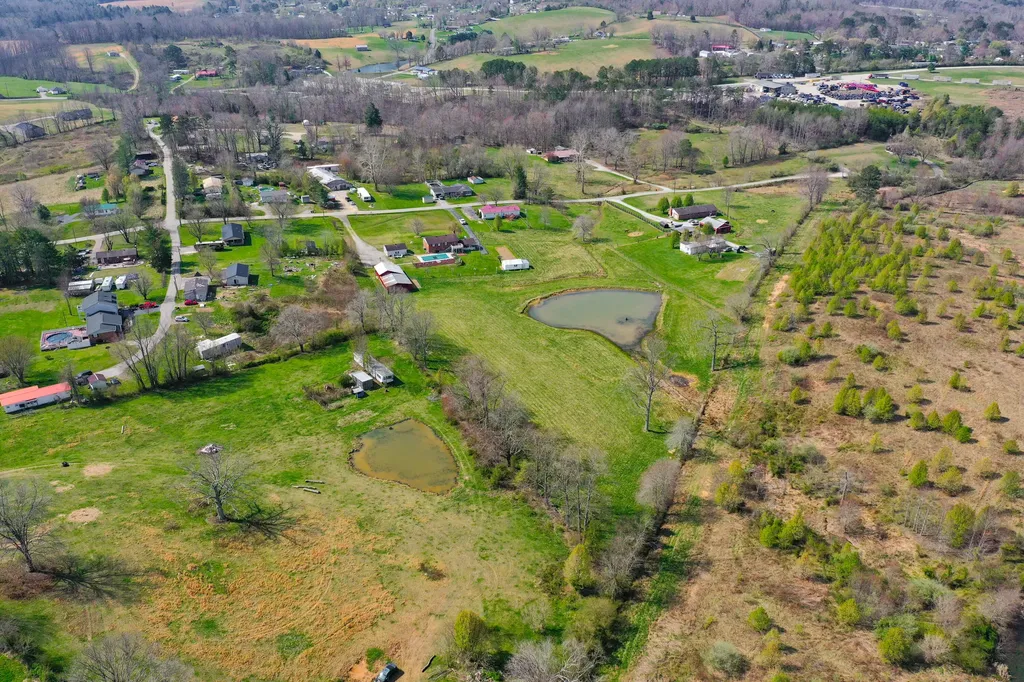 276 Kay Lane Lily KY 40740