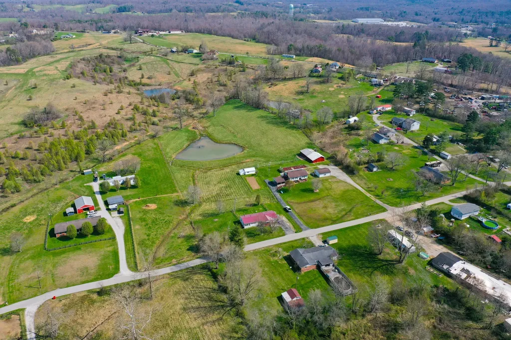 276 Kay Lane Lily KY 40740