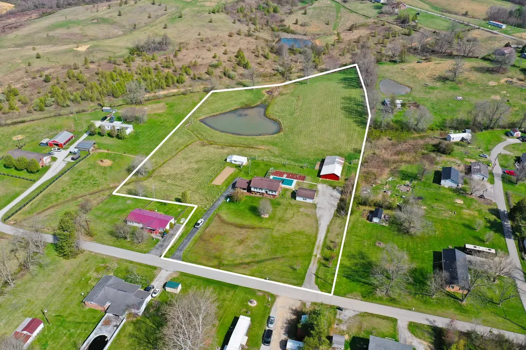 276 Kay Lane Lily KY 40740