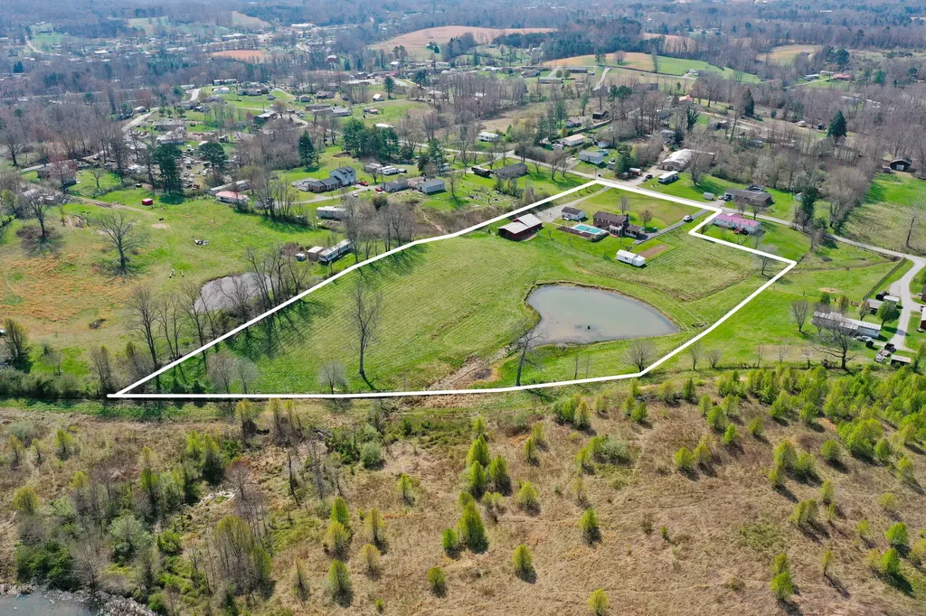 276 Kay Lane Lily KY 40740