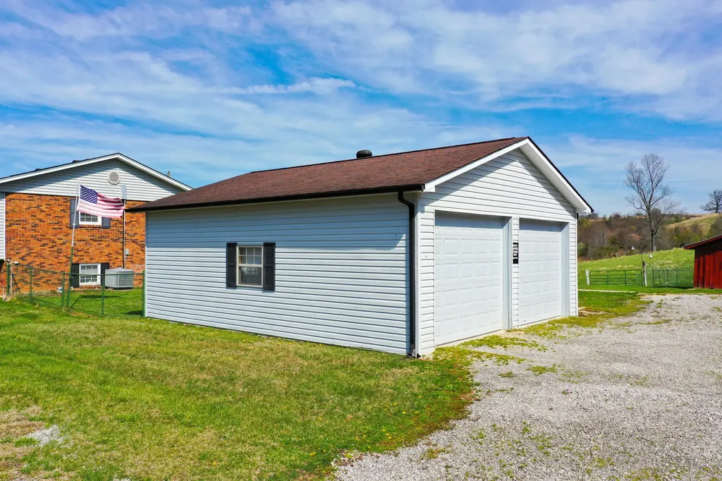 276 Kay Lane Lily KY 40740