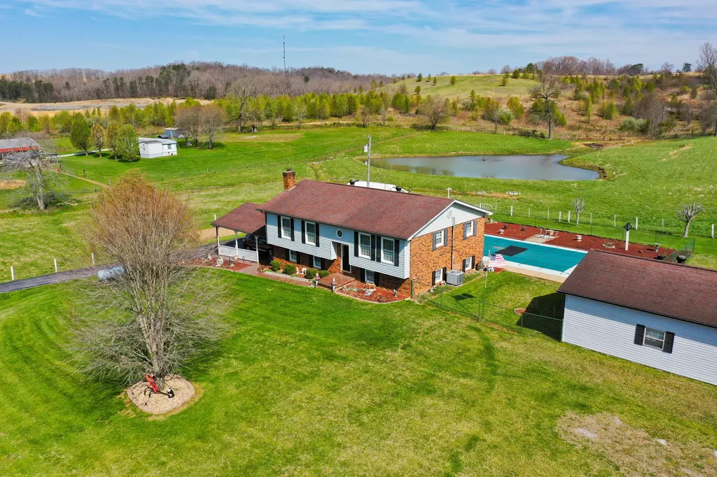 276 Kay Lane Lily KY 40740