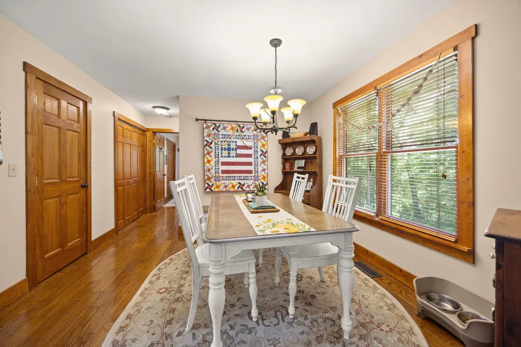 204 The Village Drive Nancy KY 42544