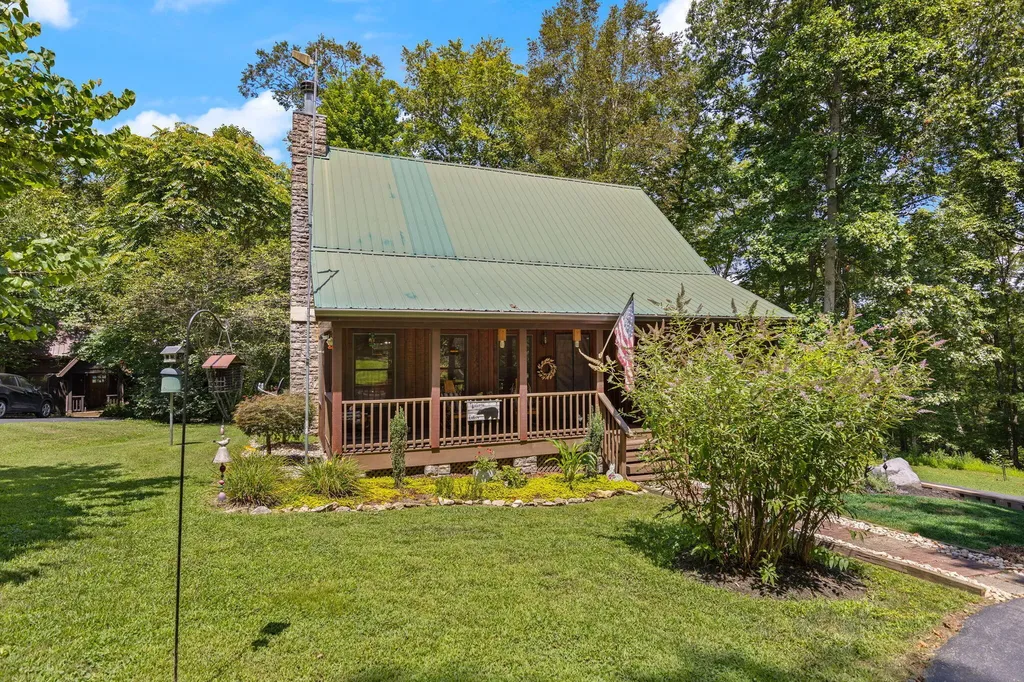 204 The Village Drive Nancy KY 42544