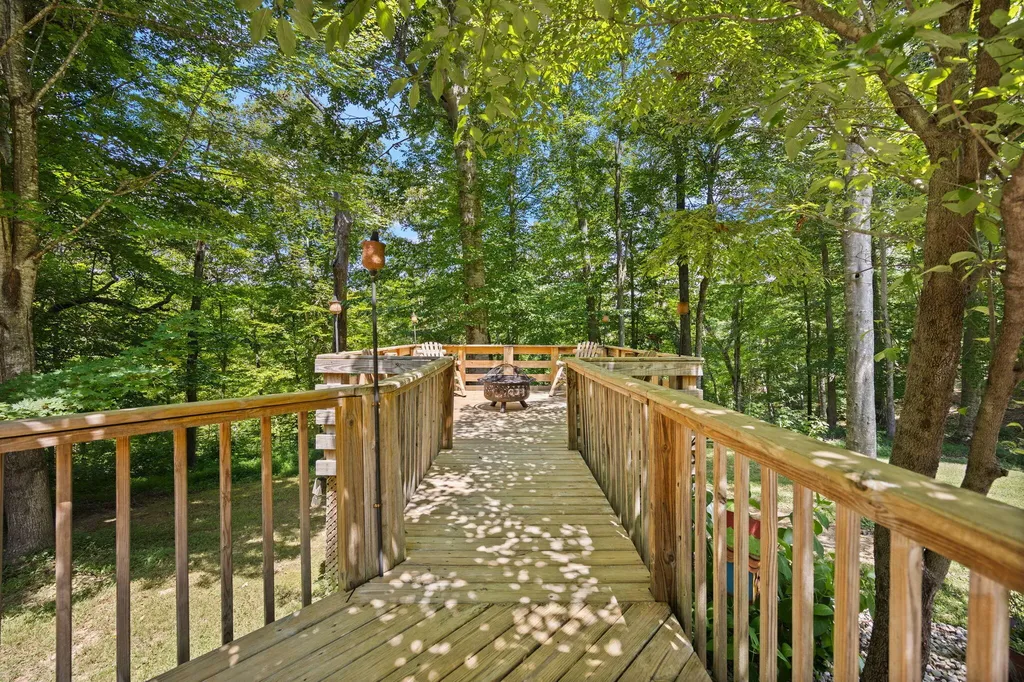 204 The Village Drive Nancy KY 42544