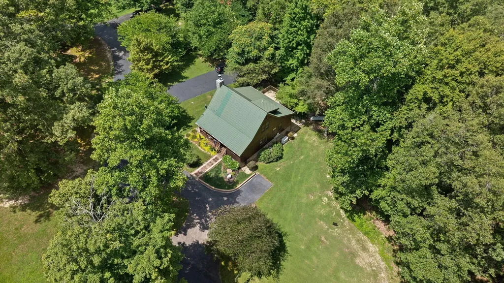 204 The Village Drive Nancy KY 42544