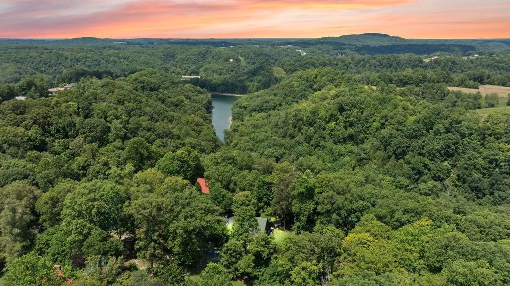 204 The Village Drive Nancy KY 42544