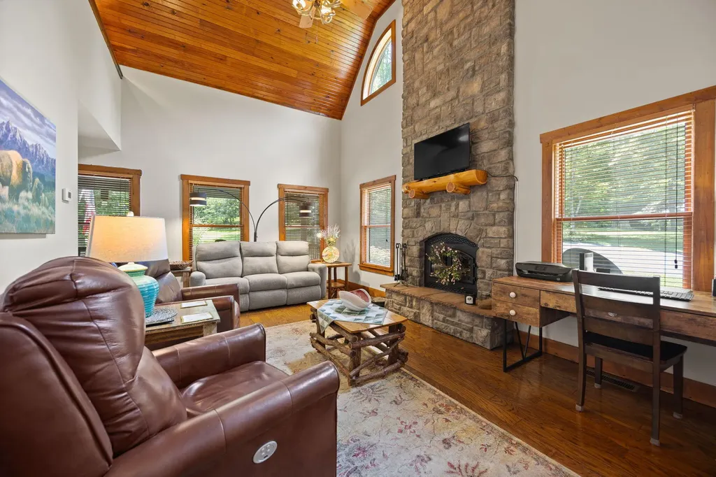 204 The Village Drive Nancy KY 42544