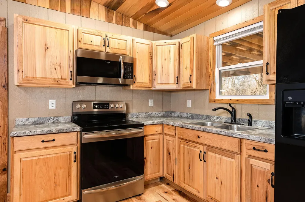 280 Kentucky 639 Albany KY 42602