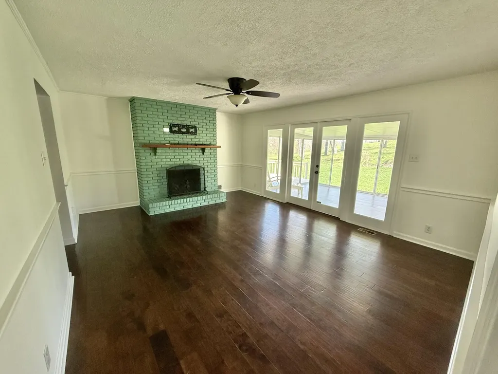 2020 Longview Drive Georgetown KY 40324