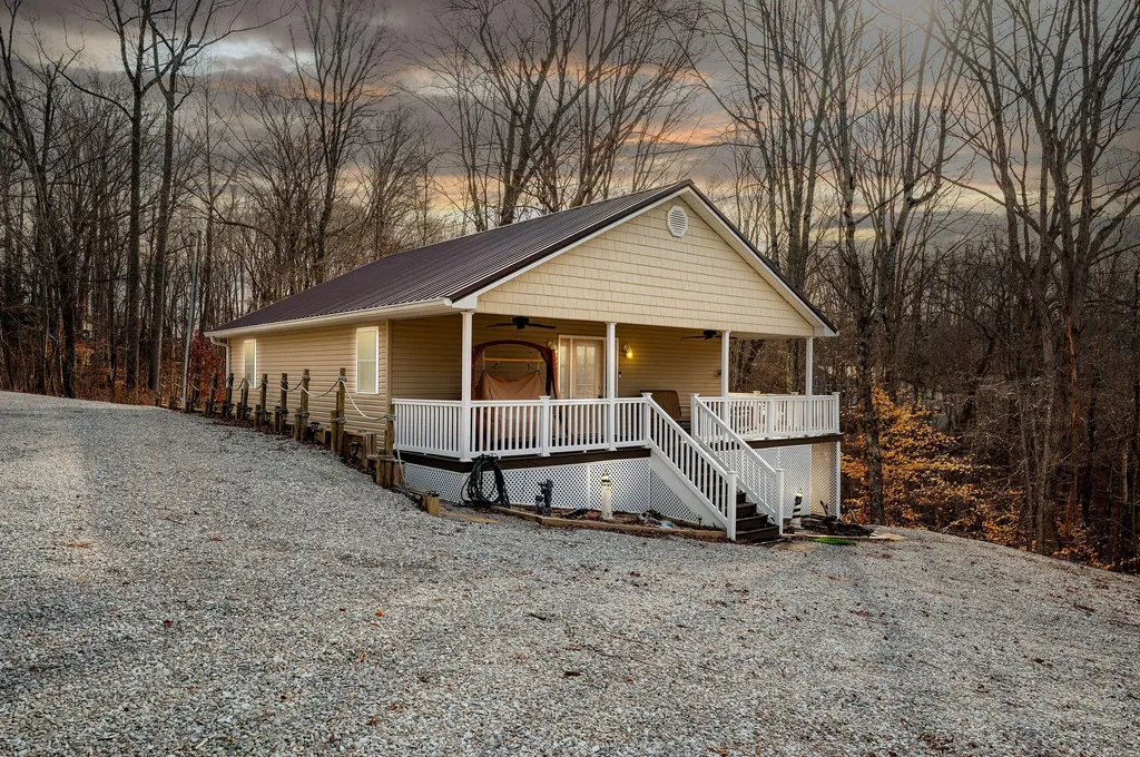81 White Oak Lane Monticello KY 42633