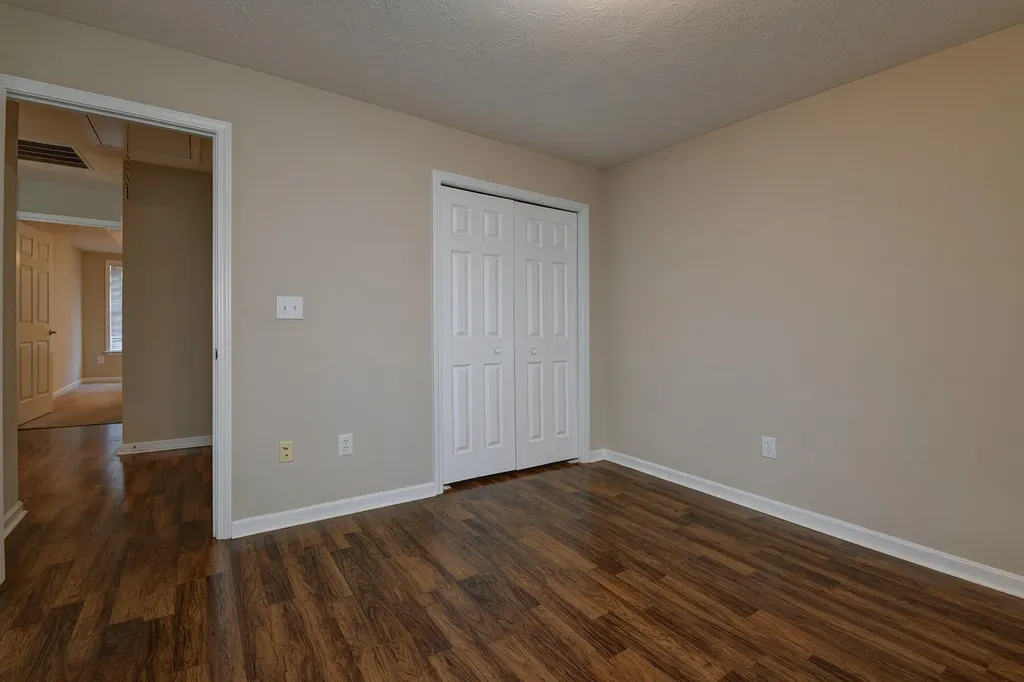 832 Garden Pointe Drive Simpsonville KY 40067