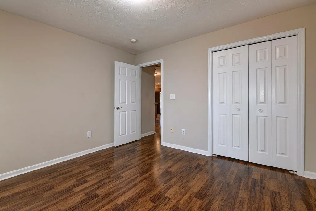 832 Garden Pointe Drive Simpsonville KY 40067