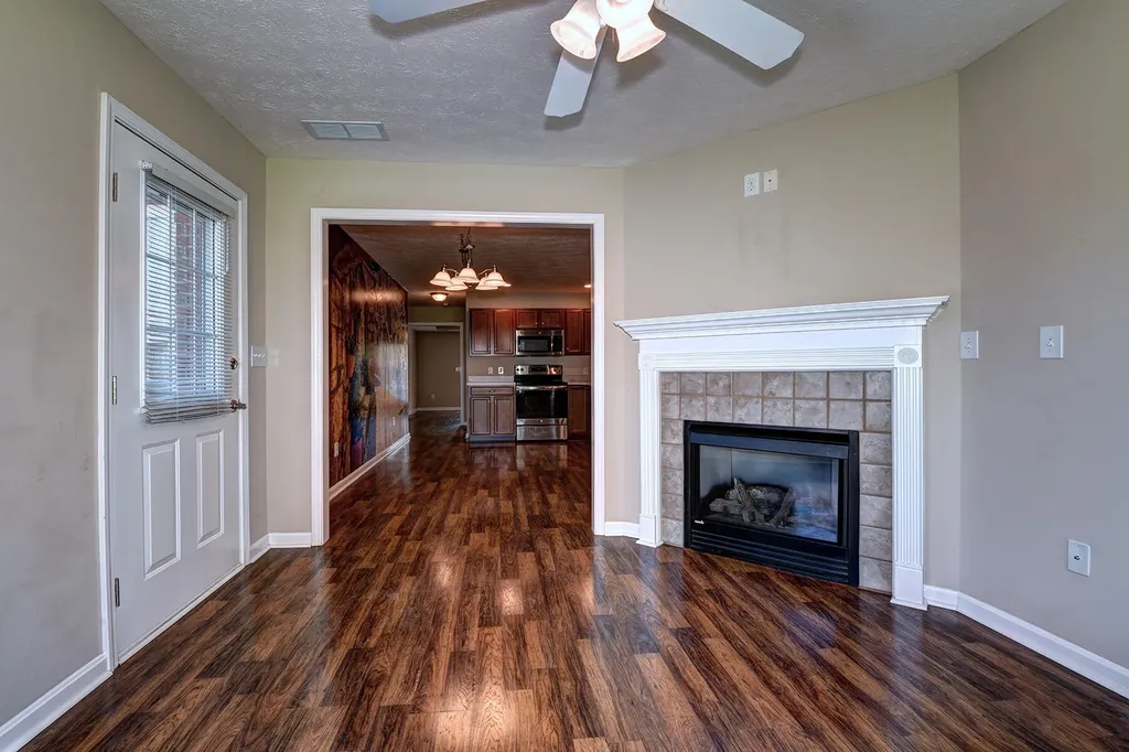 832 Garden Pointe Drive Simpsonville KY 40067