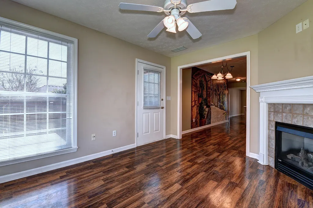 832 Garden Pointe Drive Simpsonville KY 40067