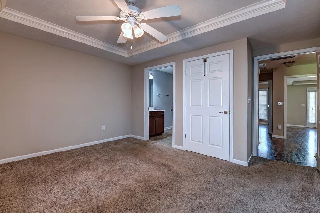 832 Garden Pointe Drive Simpsonville KY 40067