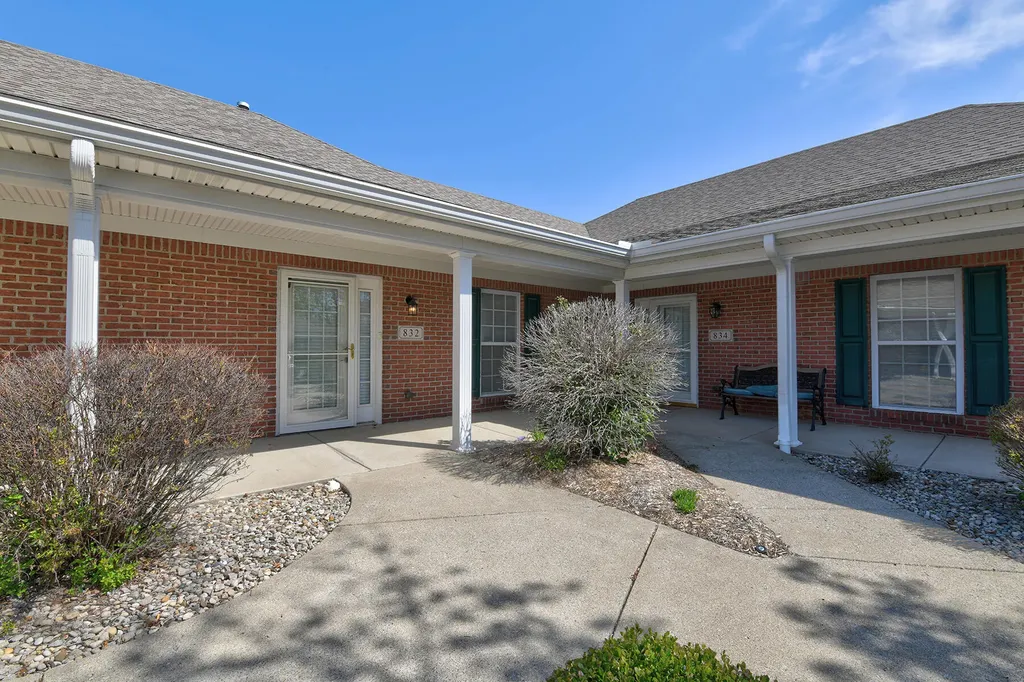 832 Garden Pointe Drive Simpsonville KY 40067