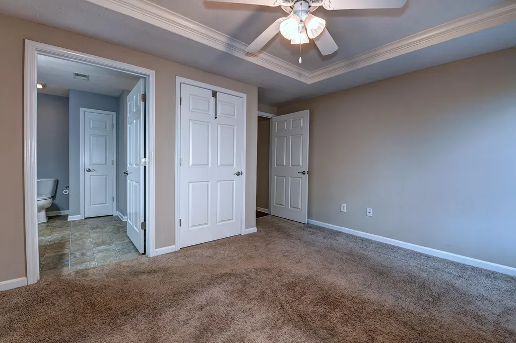 832 Garden Pointe Drive Simpsonville KY 40067