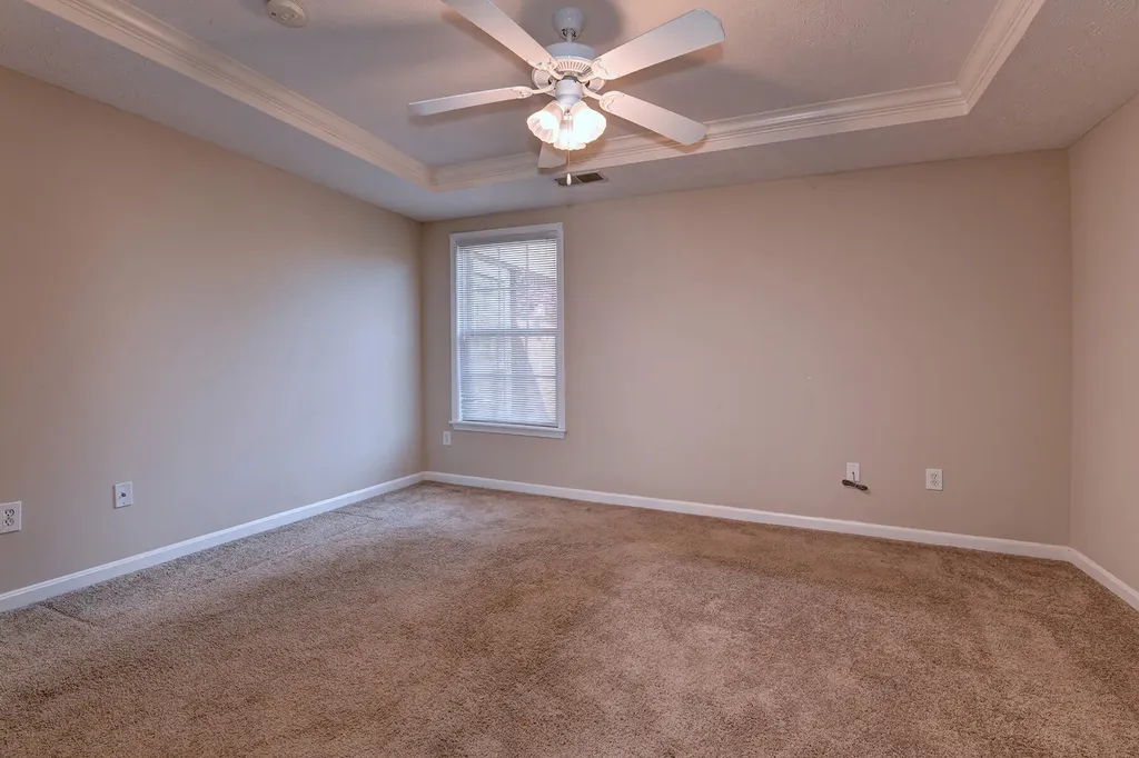 832 Garden Pointe Drive Simpsonville KY 40067
