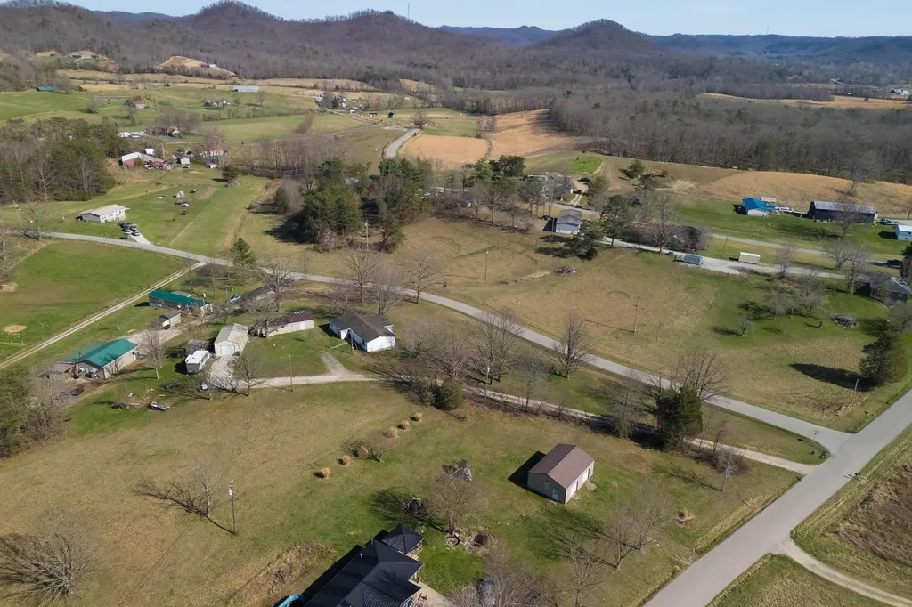 1000 New Cut Road Jeffersonville KY 40337