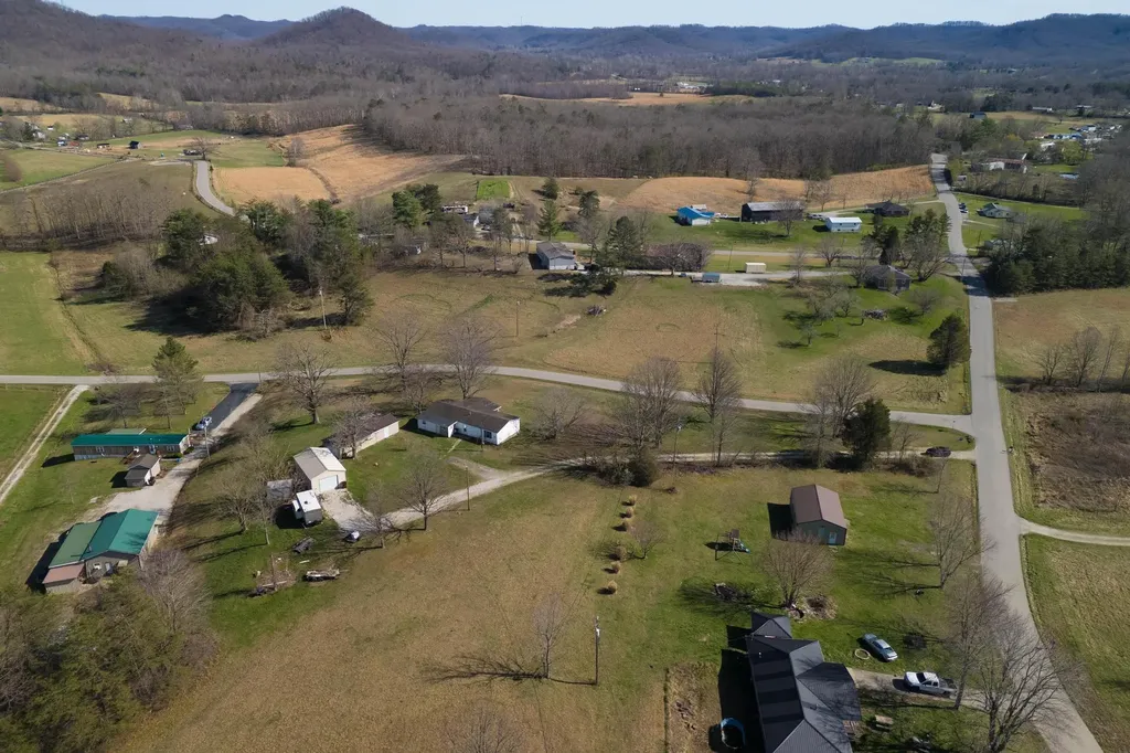 1000 New Cut Road Jeffersonville KY 40337