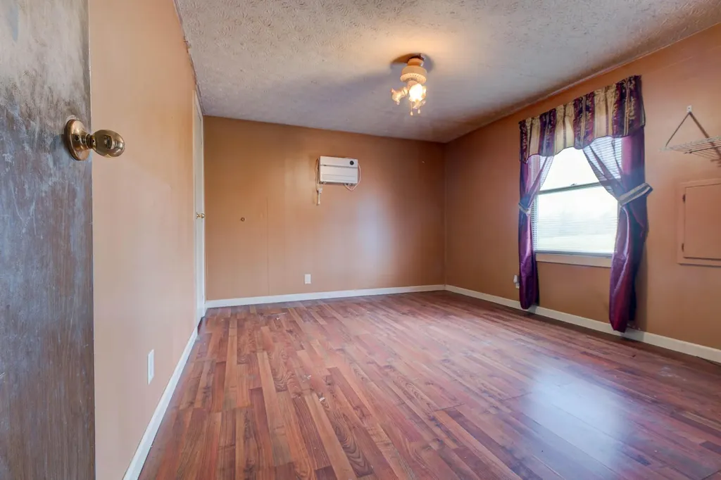 1000 New Cut Road Jeffersonville KY 40337