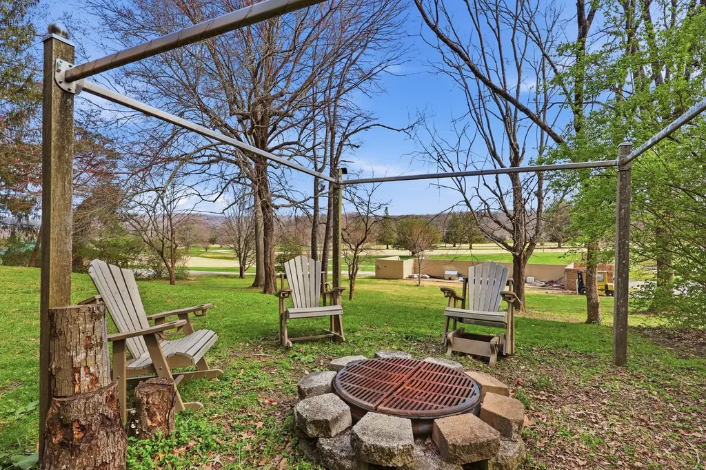 106 Churchill Court Berea KY 40403