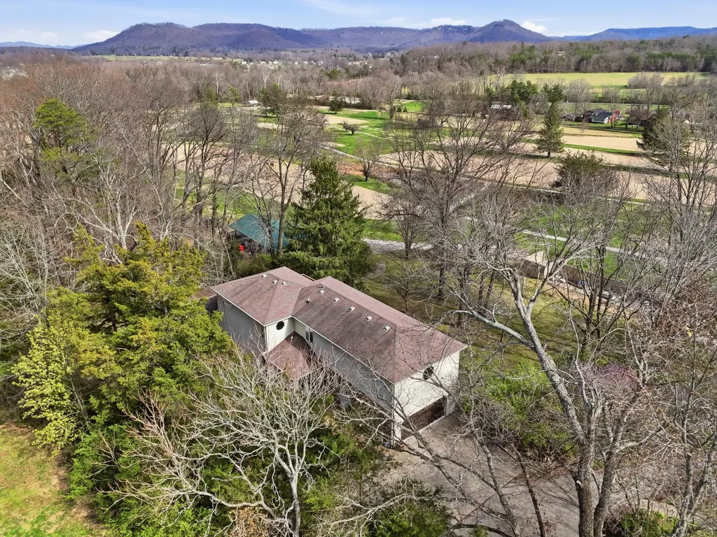 106 Churchill Court Berea KY 40403