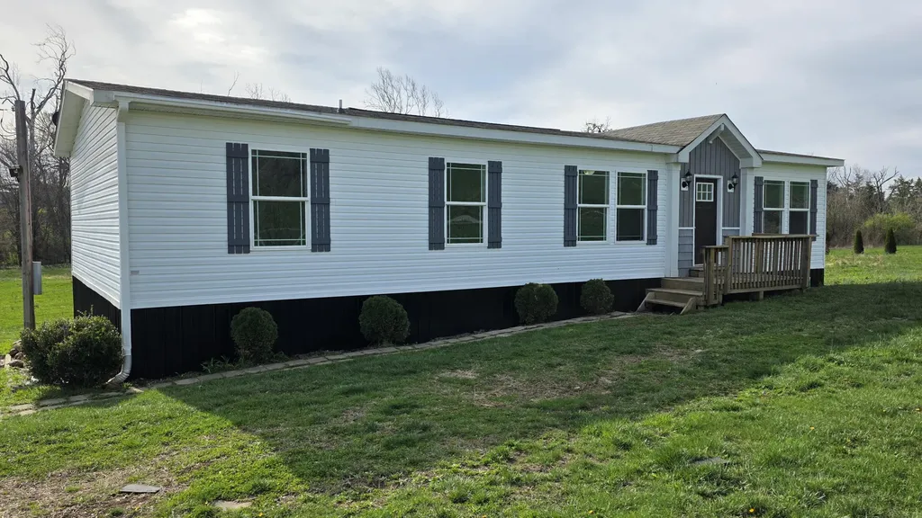 6350 Harmons Lick Road Paint Lick KY 40461