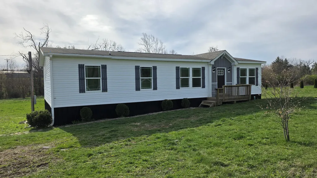 6350 Harmons Lick Road Paint Lick KY 40461